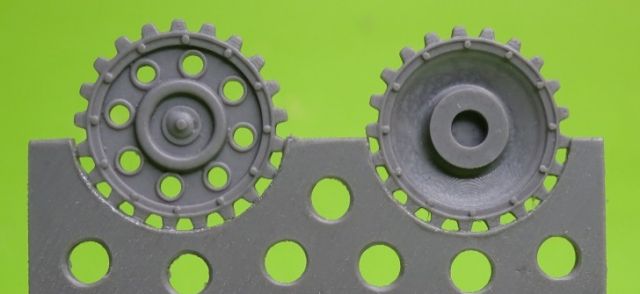 Pz.Kpfw.III sprocket - early with hub cap (8pc)